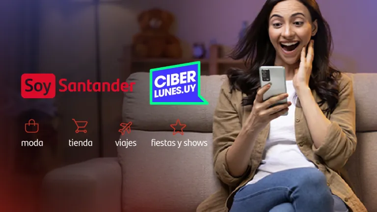 Chica mirando ofertas en celular