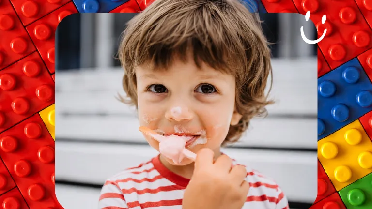 niño comiendo helado